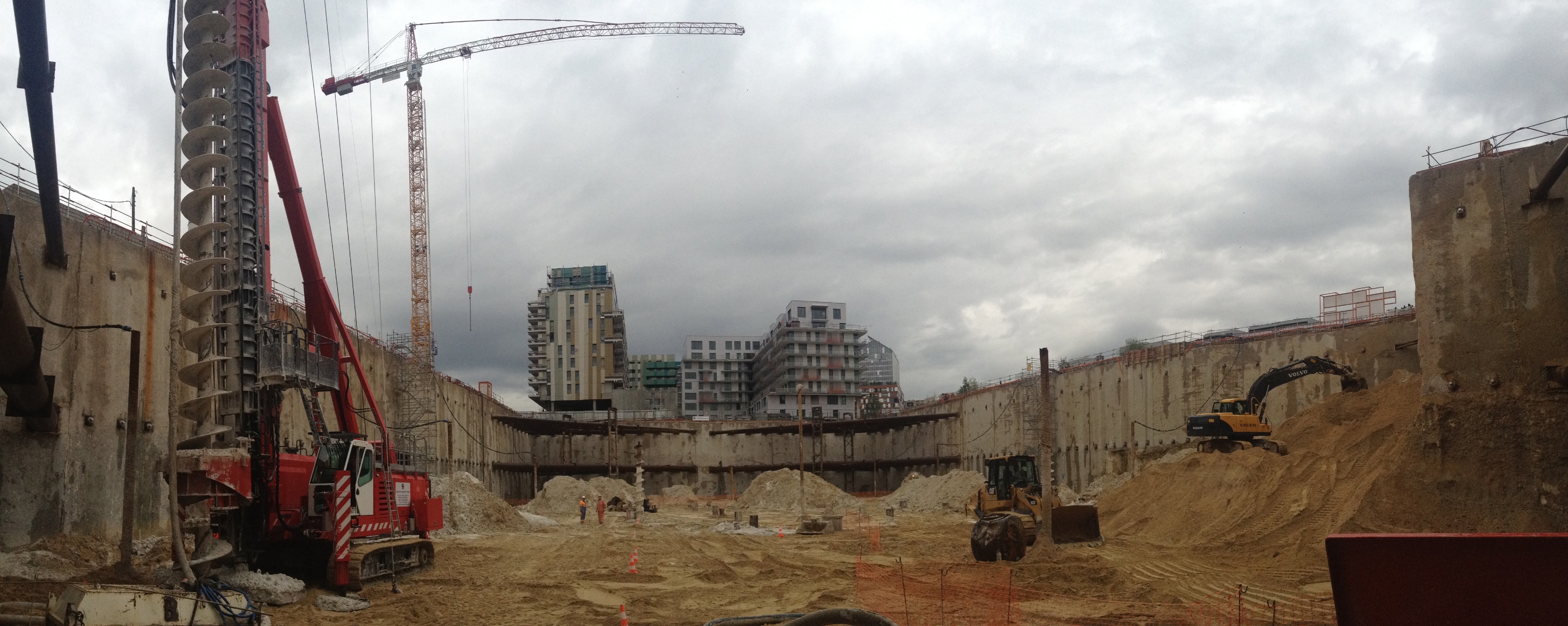 View of a large excavation ringed by diaphragm walls