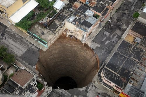 Spectacular sinkhole in an urban setting (Guatemala)