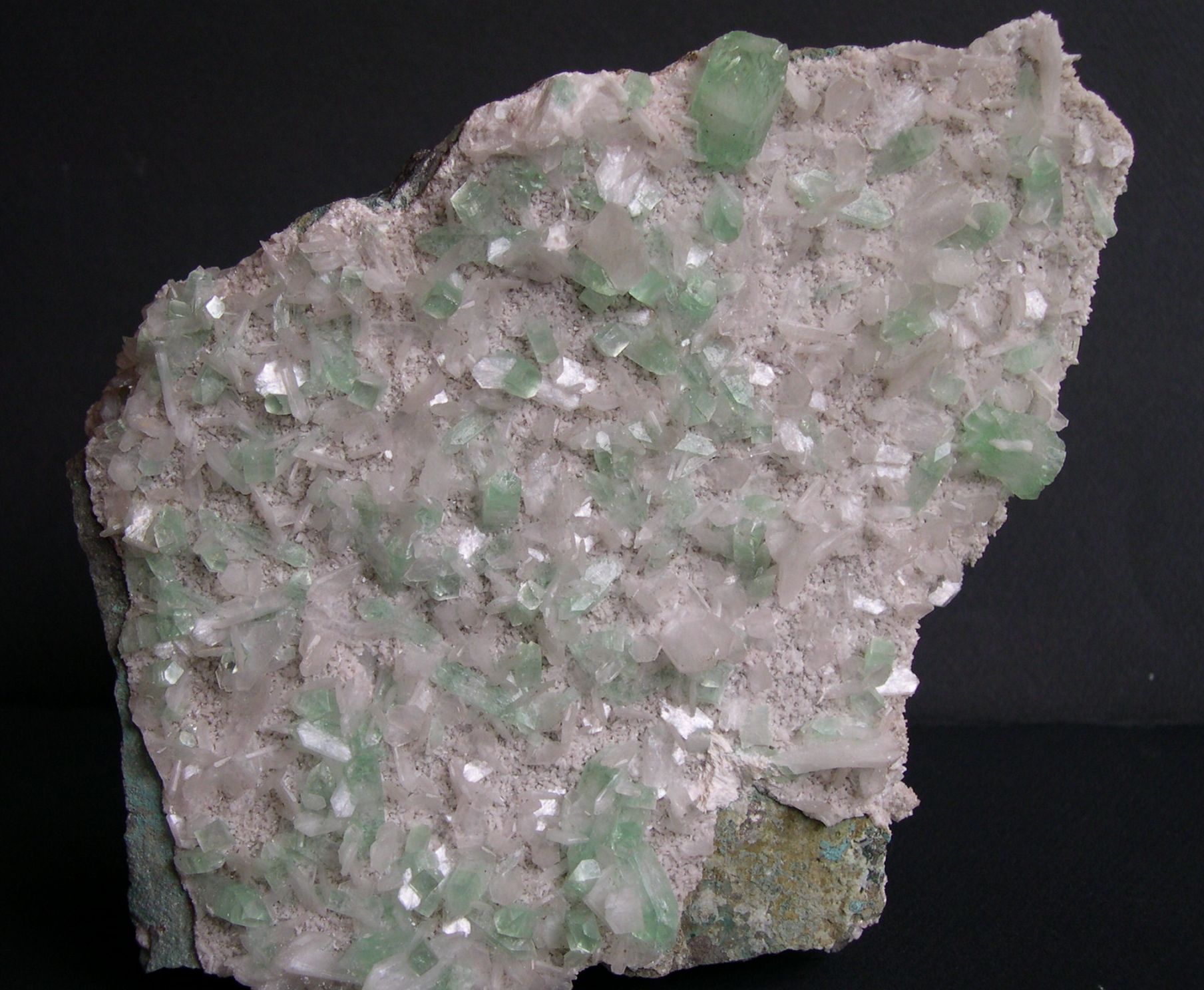 Apophyllite verte